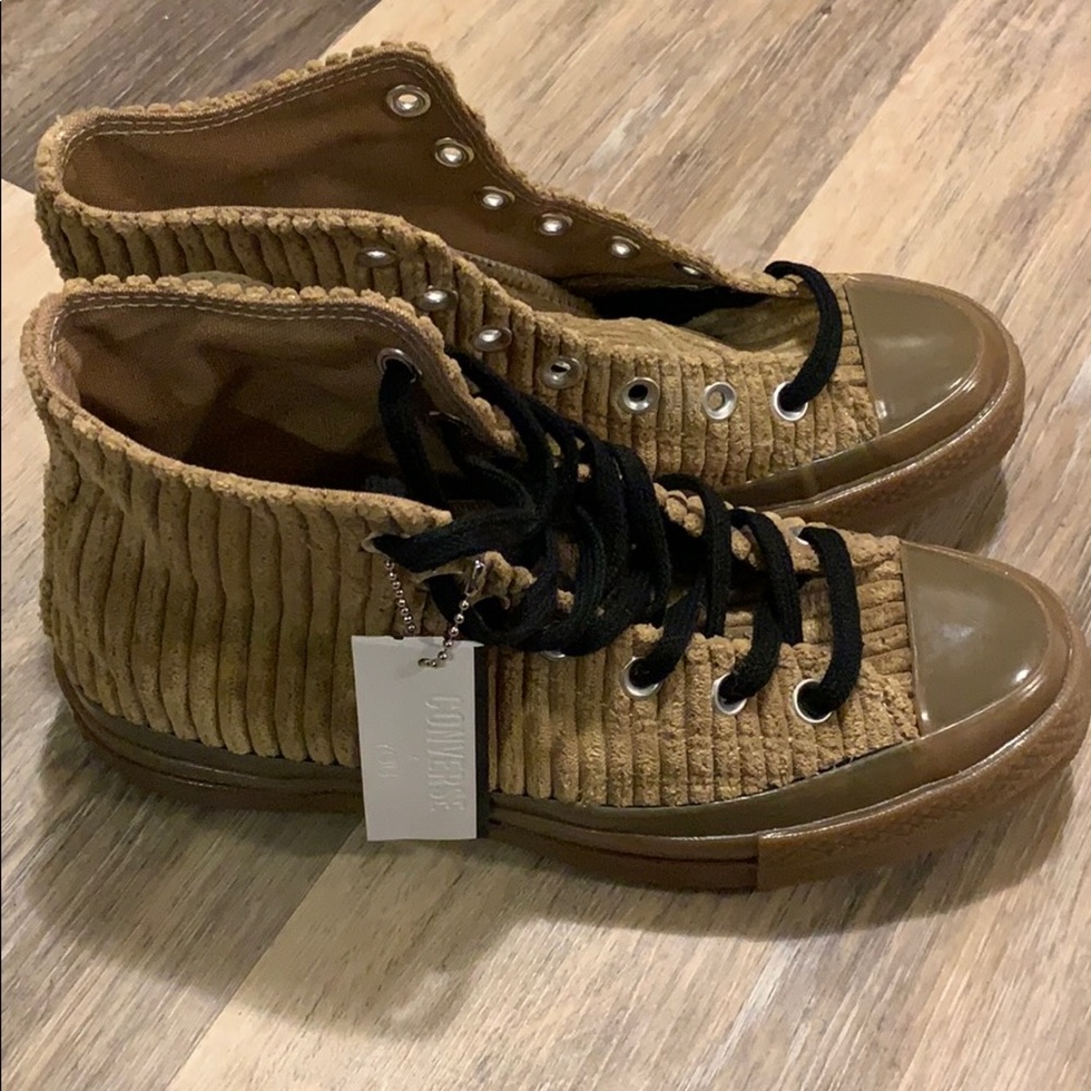 Women’s Converse Chuck 70 Corduroy Shoes Size 7